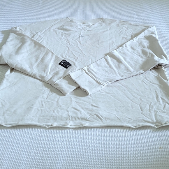 Nike👟 Yoga🧘♀️ Luxe A.I.R. Graphic Sweatshirt - NWT - Picture 14 of 16